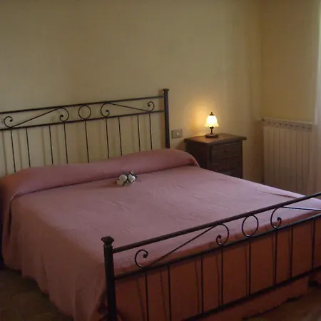 Apartamento Oliveto Di Geltrude Contessa
